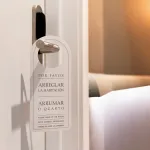 Door Handle Instruction DND Card Thumb